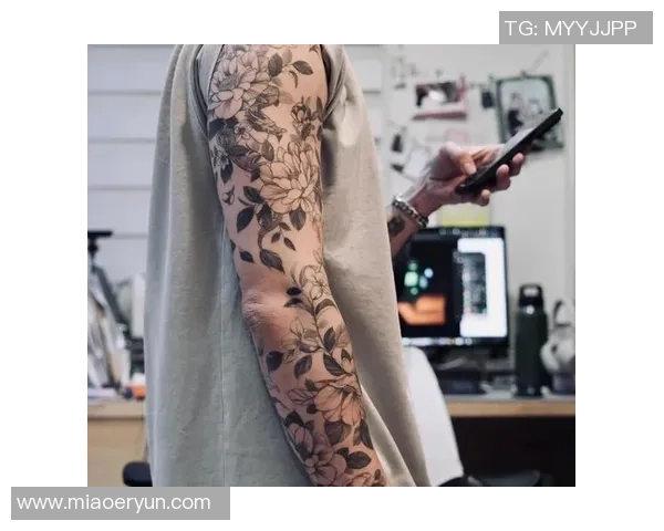 拥有花臂纹身的足球球星们:他们如何在赛场上展现个性与力量